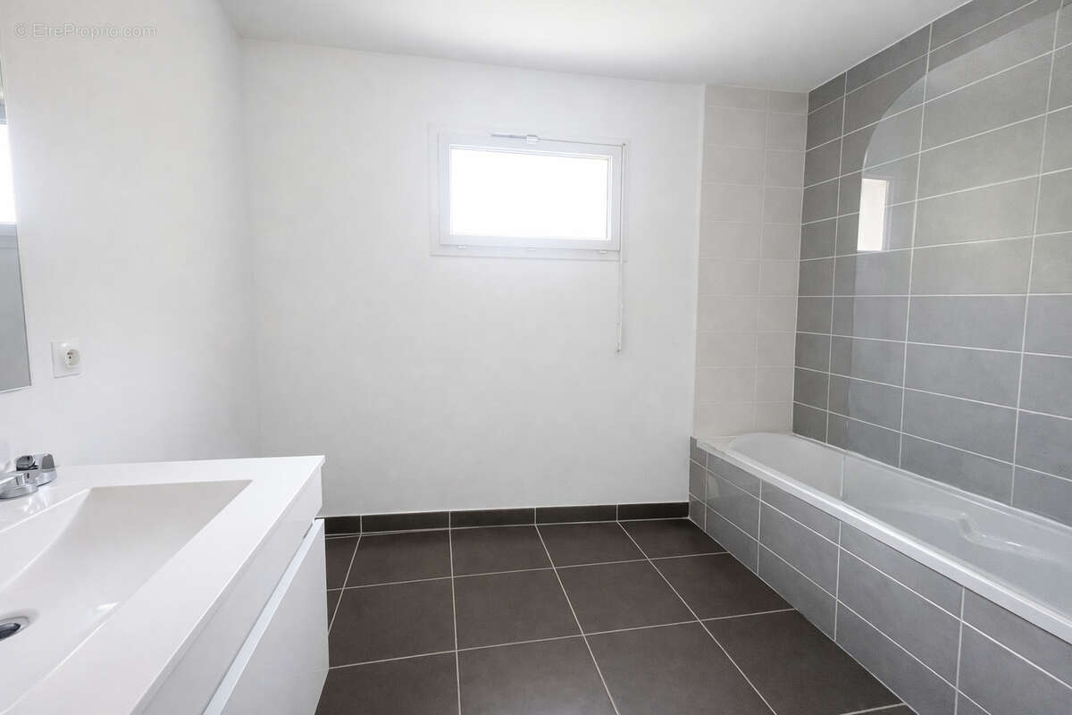 Appartement à CASTELNAU-LE-LEZ