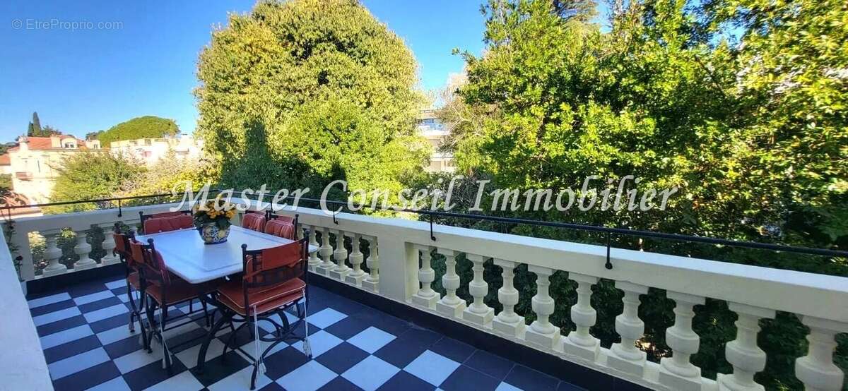 Appartement à LE CANNET