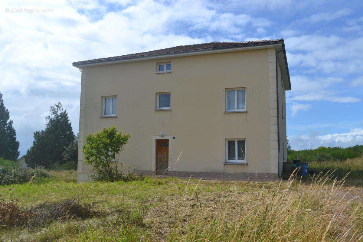 Maison à BUSSIERE-GALANT