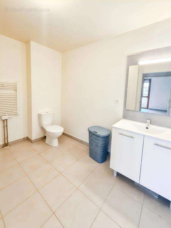 Appartement à BEAUZELLE