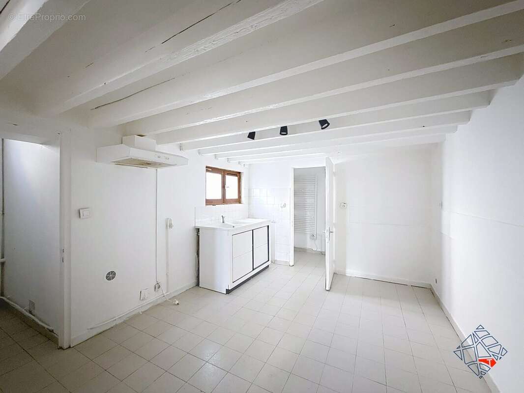 Maison à SAINT-ETIENNE-DU-ROUVRAY