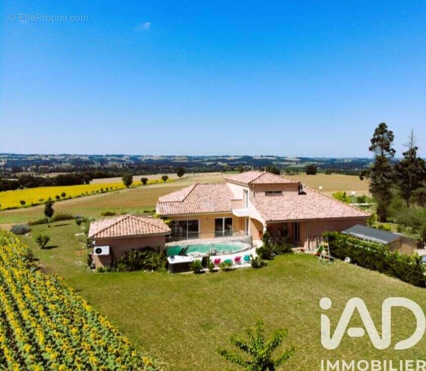 Maison 222 m² à Maignaut-Tauzia  - photo 2