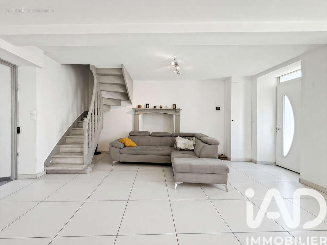 Maison 107 m² à Bonchamp-Les-Laval  - photo 3