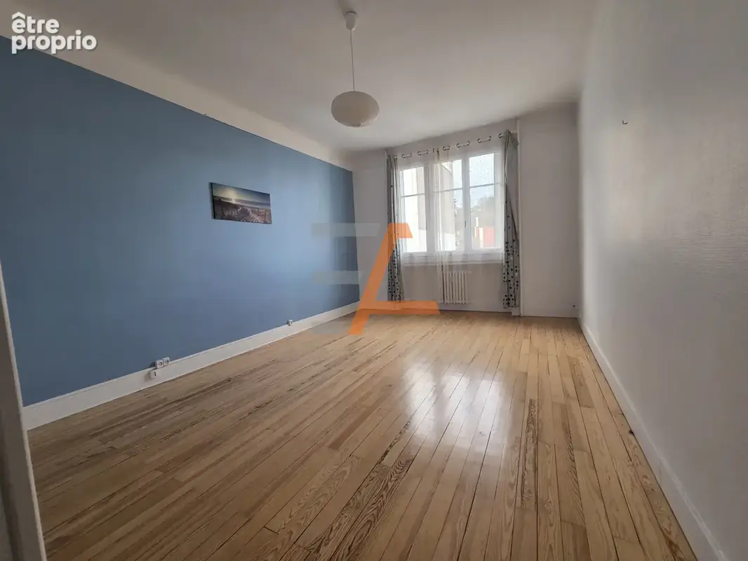 Proche faculté et Place Anatole France F2 de 64m2 au 5 étage avec ascenseur et balcon - photo 3
