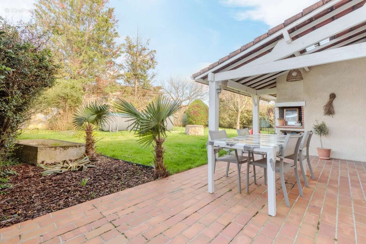 Maison à CASTELGINEST