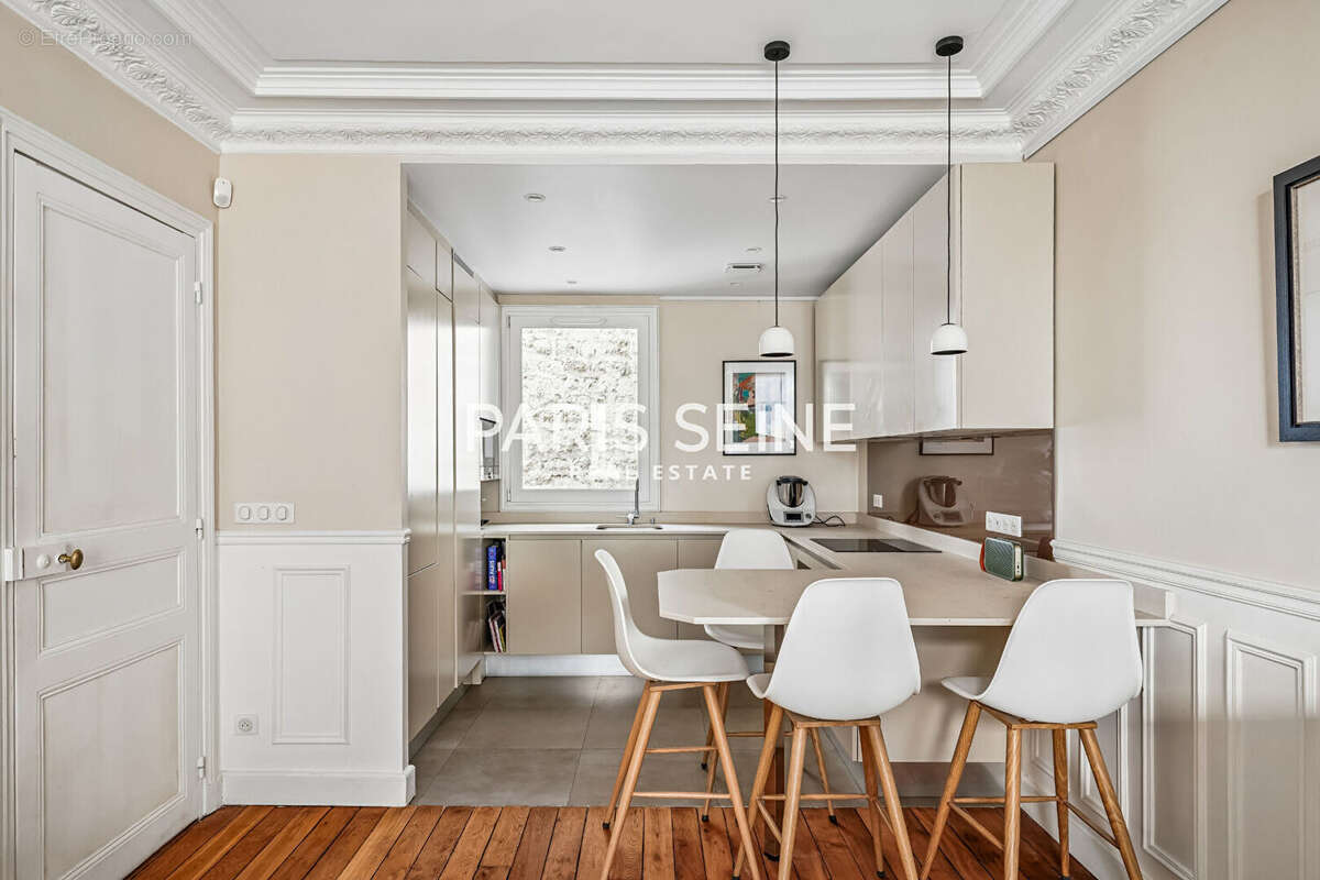 Appartement à PARIS-7E