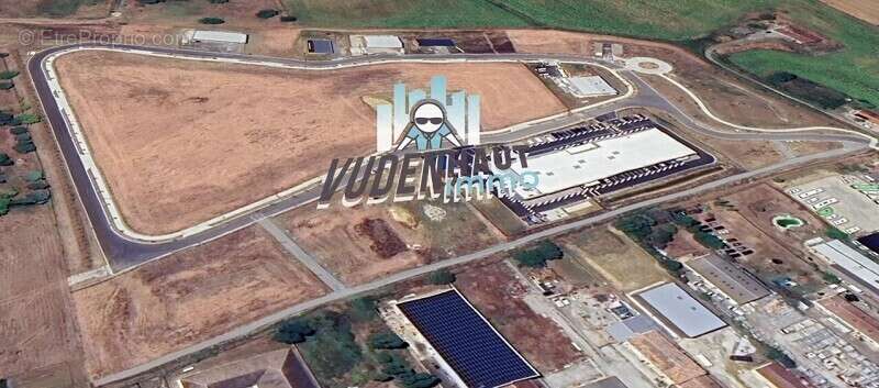 Terrain à DREMIL-LAFAGE