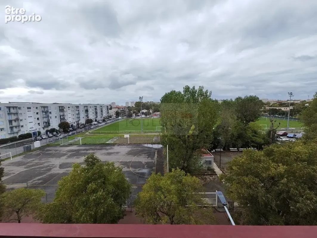 Appartement T4  84 m² - Balcon et Loggia  Vue Pyrénées - photo 14