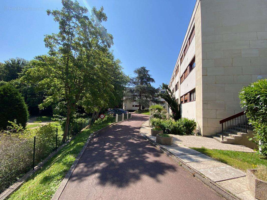 Appartement à VILLE-D&#039;AVRAY