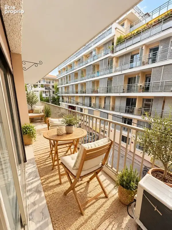 Cannes petit juas : 4 pieces avec terrasse + cave + garage fermé - photo 2
