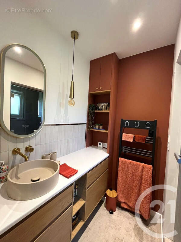 Maison 140 m² à Saint-Drezery  - photo 7