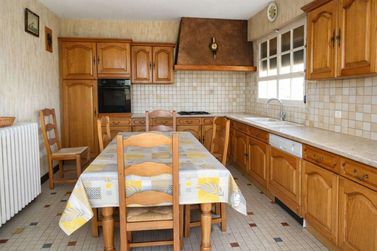 Maison avec chais et grand terrain - photo 6