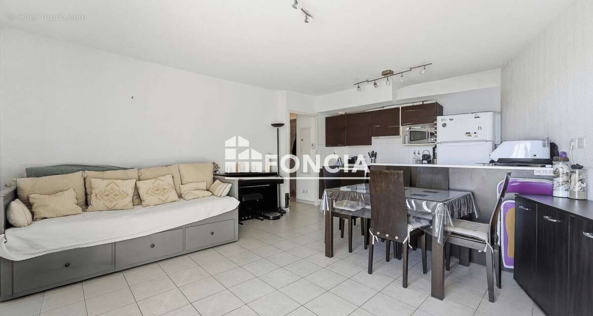 Appartement à SAINT-LAURENT-DU-VAR