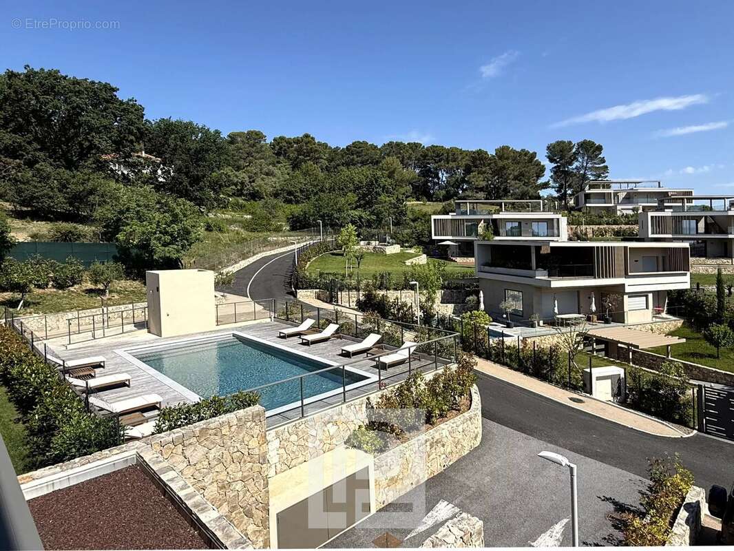 Appartement à MOUGINS