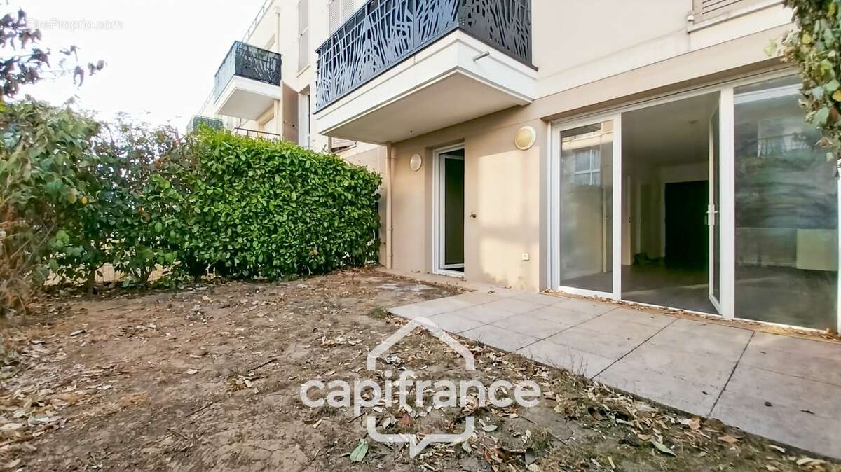 Pontault-Combault-Appartement 2 pièces-Très bon état- Résidence de 2017-Jardin-terrasse-Parking-lumineux-Bien agencé - photo 10