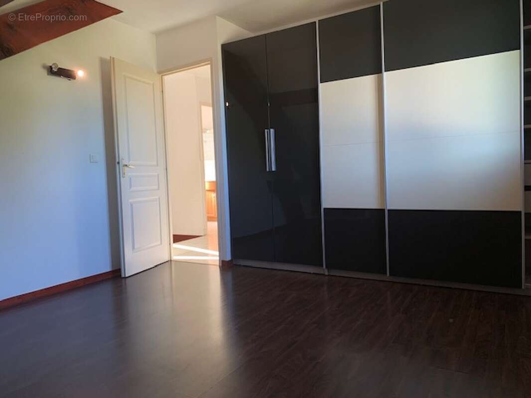 Maison à CRUSEILLES