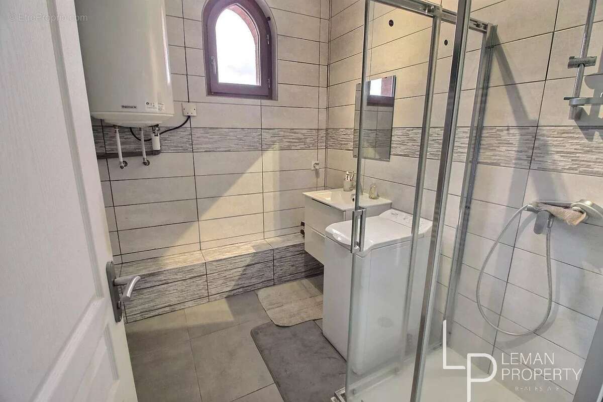 Appartement à CONTAMINE-SUR-ARVE