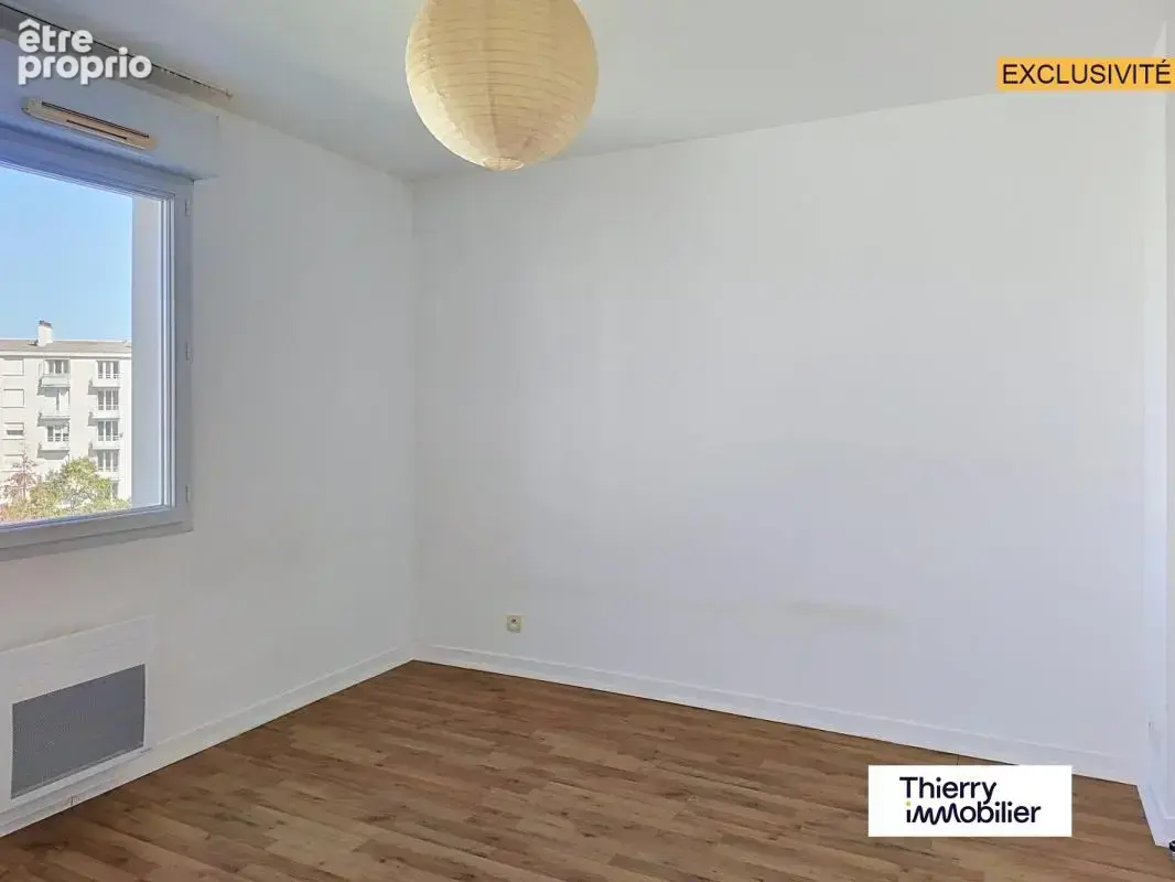 Longchamp - T2 de 58 m² au dernier étage avec ascenseur, parking et tram au pied - photo 9