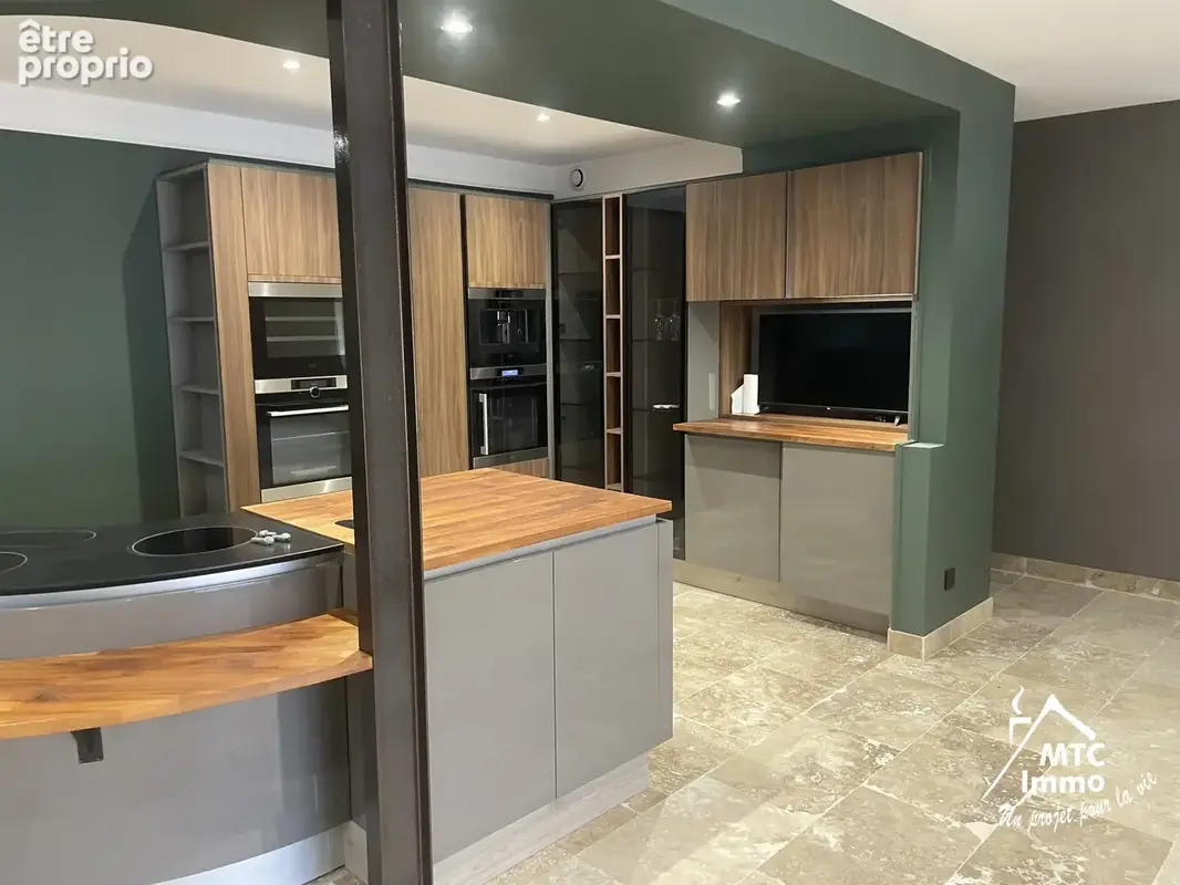 Triplex en pierre 182 m2 type maison de village haut standing 5 chambres piscine - photo 3
