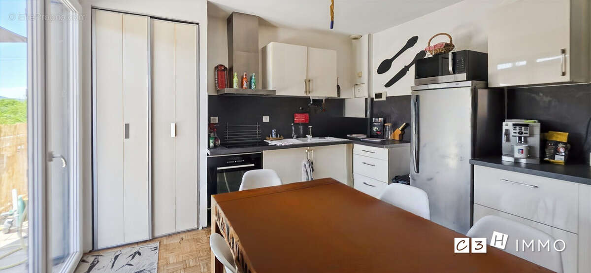 Appartement 211 m² à Cazeres  - photo 8