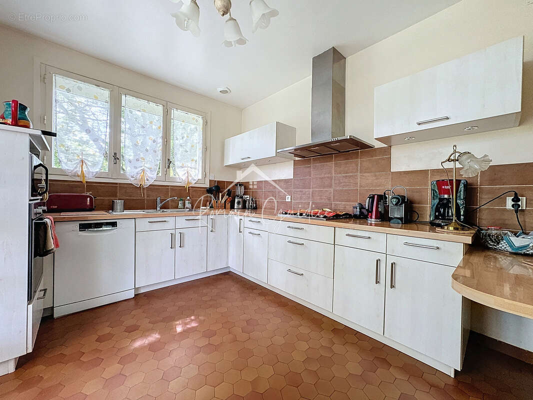 Maison à SAINT-GEORGES-DE-LUZENCON