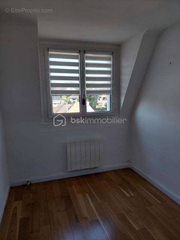 APPARTEMENT 4 chambres , au calme - photo 16
