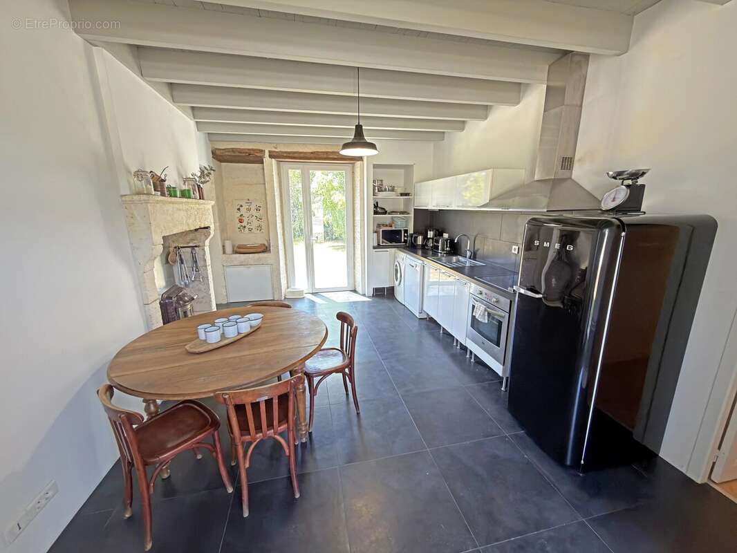Charmante Propriété en Pierre avec Grange et Piscine ! - photo 4