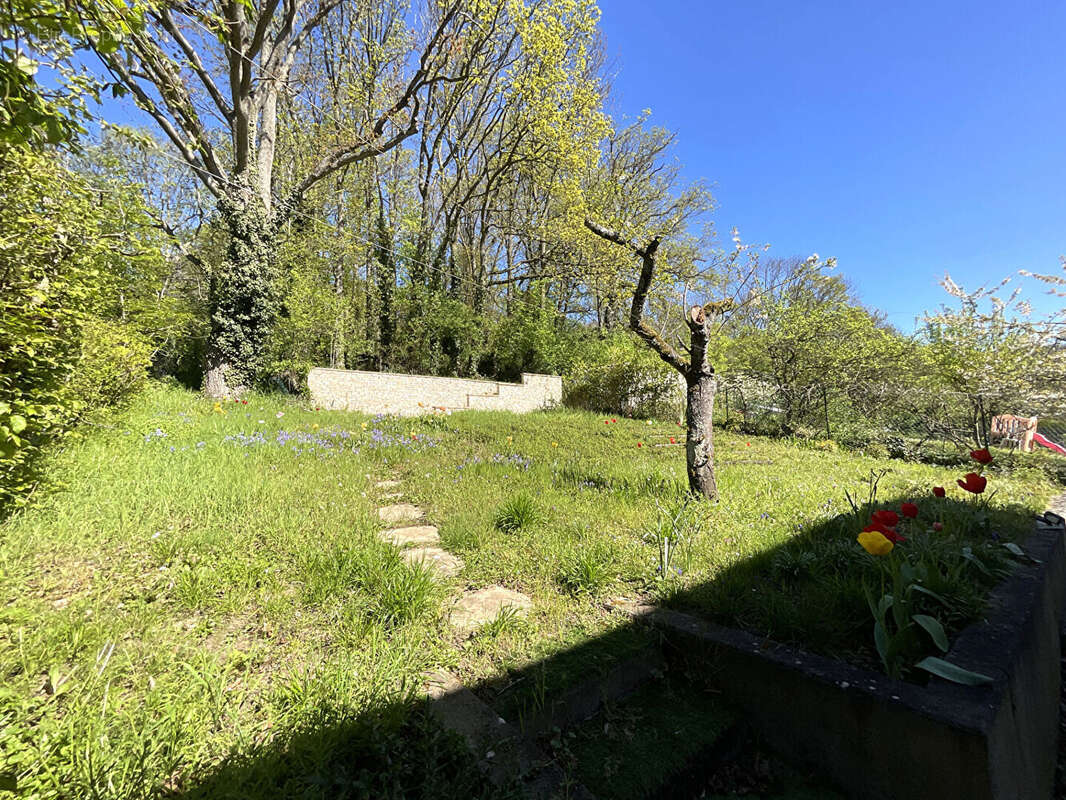 Maison à CHANTELOUP-LES-VIGNES