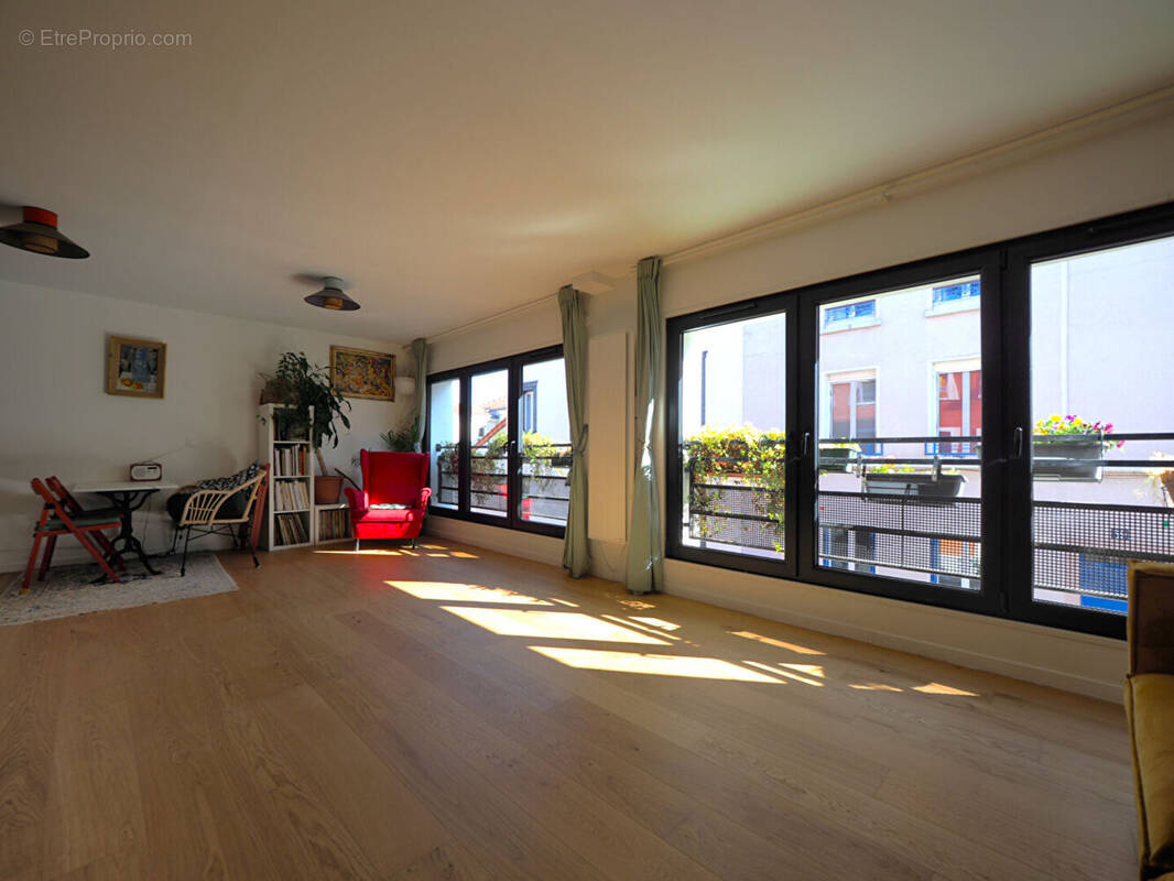 Appartement à LES LILAS