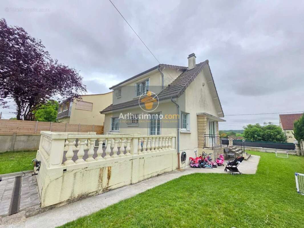 Maison à SARCELLES