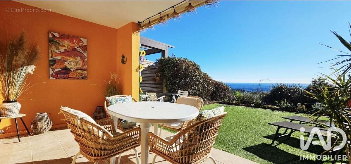 Photo 3 - Appartement à ROQUEBRUNE-SUR-ARGENS