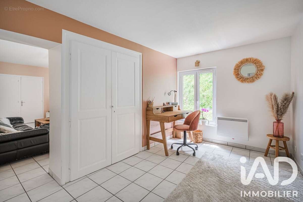 Maison 161 m² à Le Gua  - photo 8