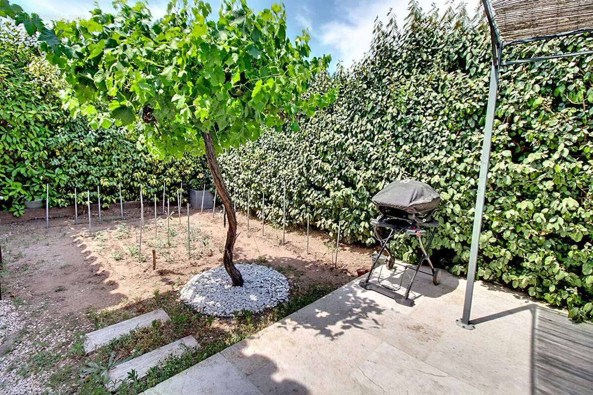 A VENDRE EN EXCLUSIVITE - Villa de 85m2 sur 411 m2 de terrain avec piscine et garage - photo 23