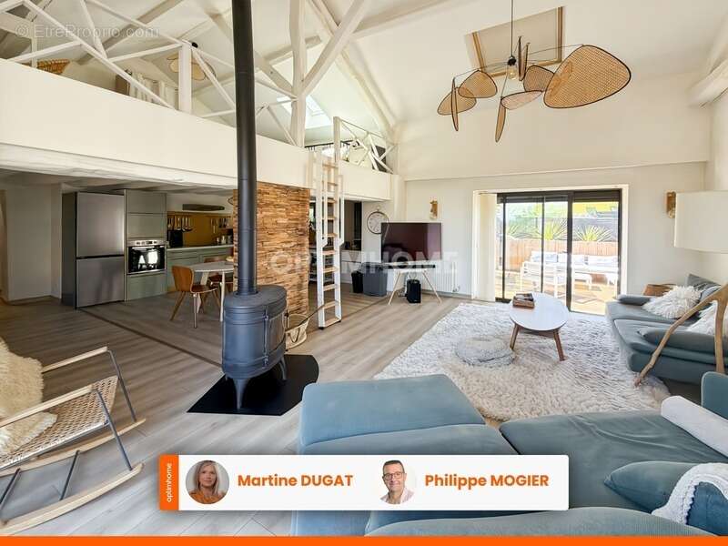 Maison à CREUZIER-LE-NEUF