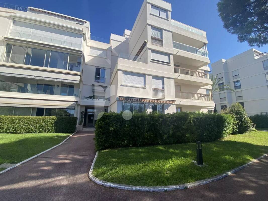 Appartement à MANDELIEU-LA-NAPOULE