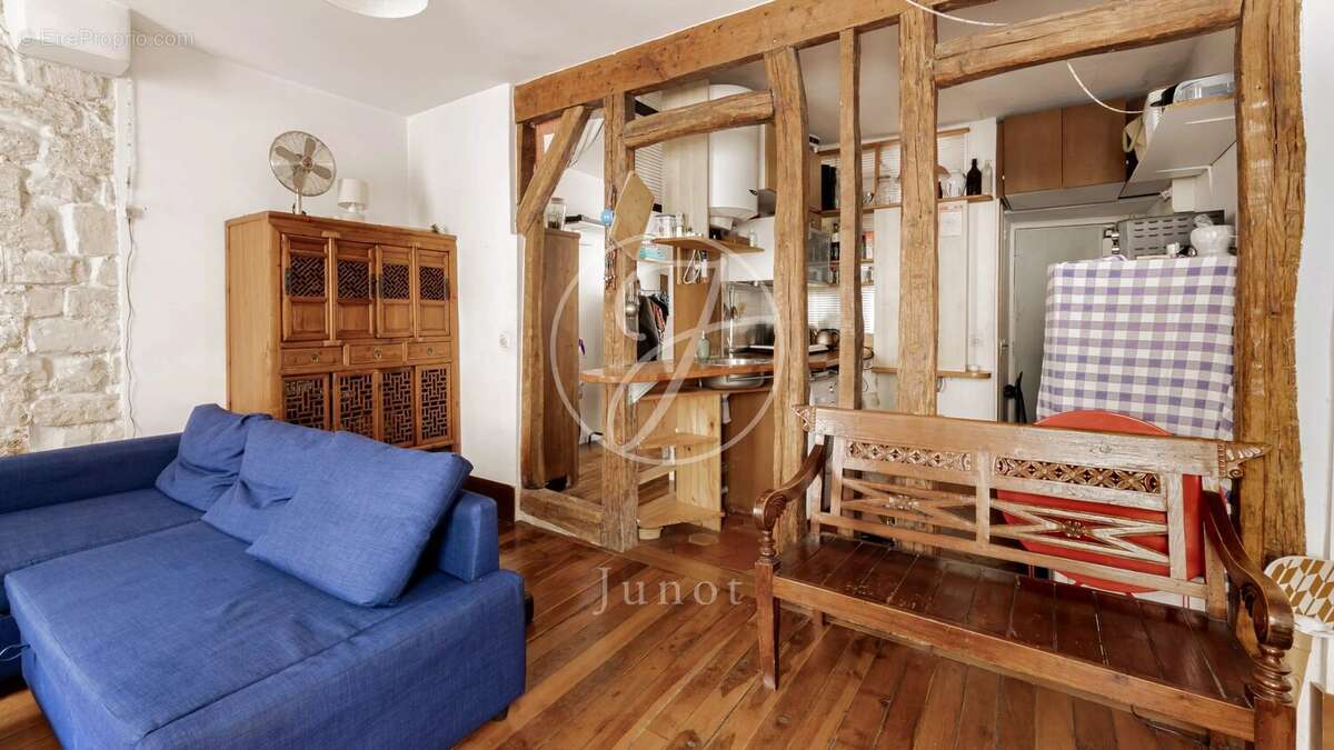 Appartement à PARIS-18E
