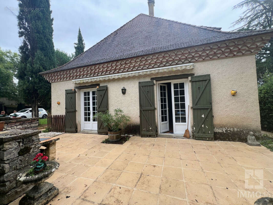 Maison 248 m² à Cahors  - photo 2