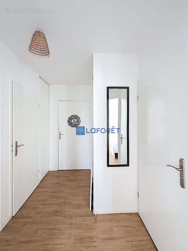 Appartement à SAINT-PIERRE-DU-PERRAY