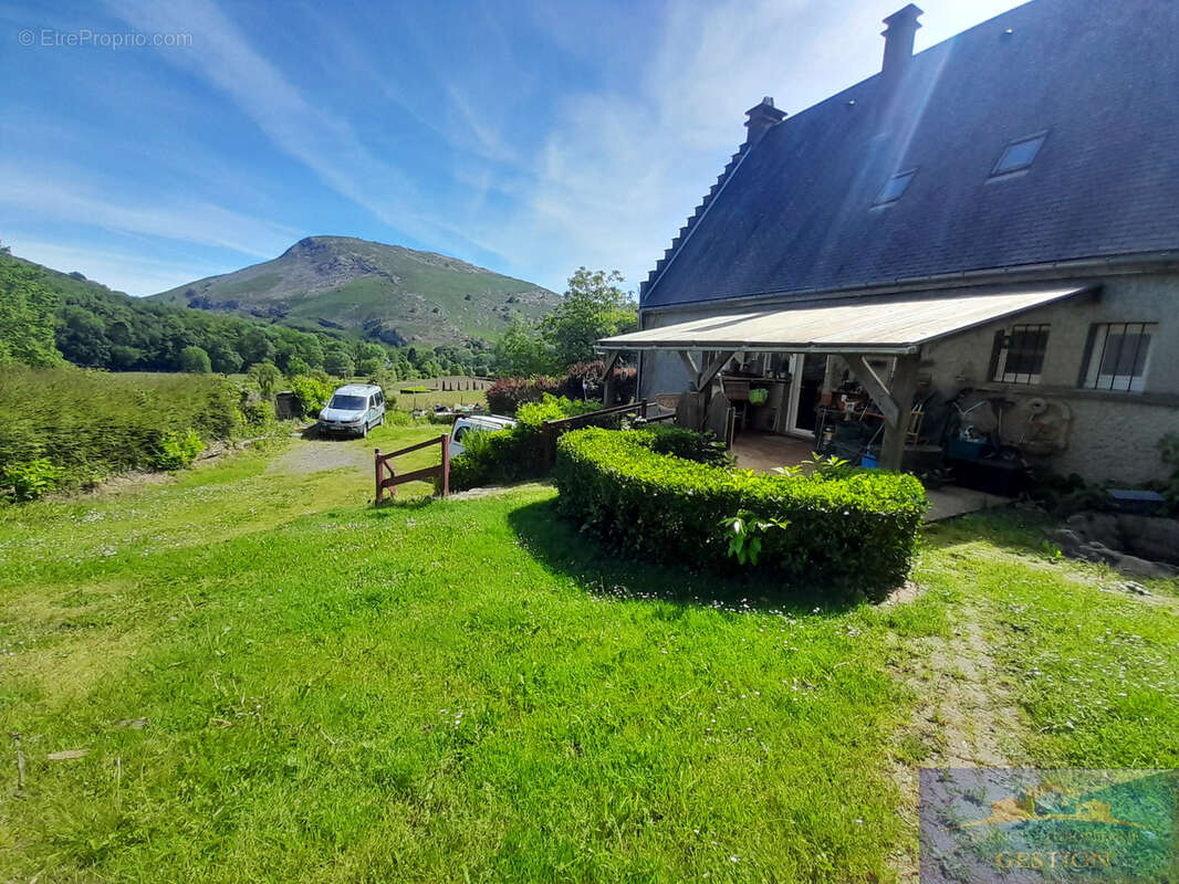 Maison à OMEX