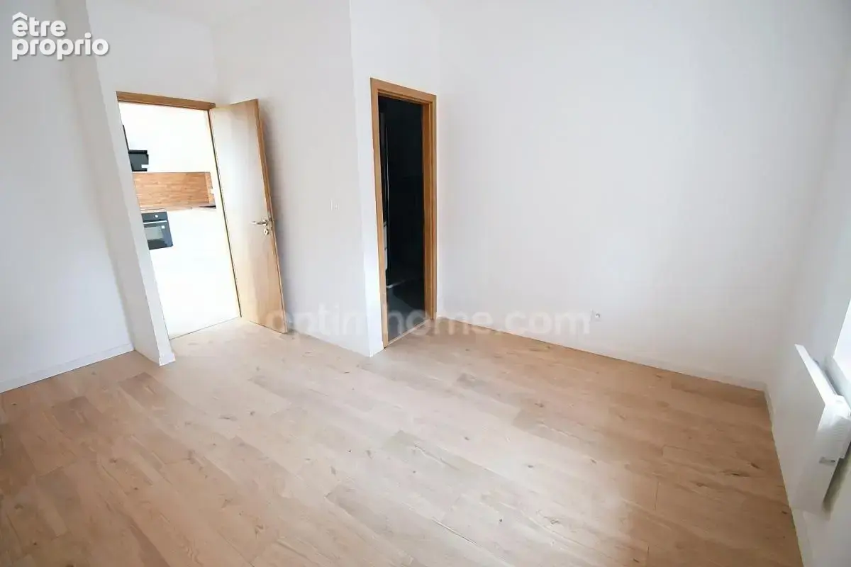 Appartement de 97.6m2 avec 3 chambres, 2 salles de bain, parking, balcon, cave - photo 4