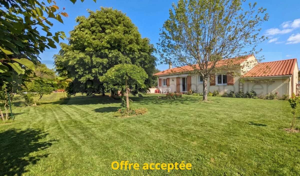 Maison à BRAX