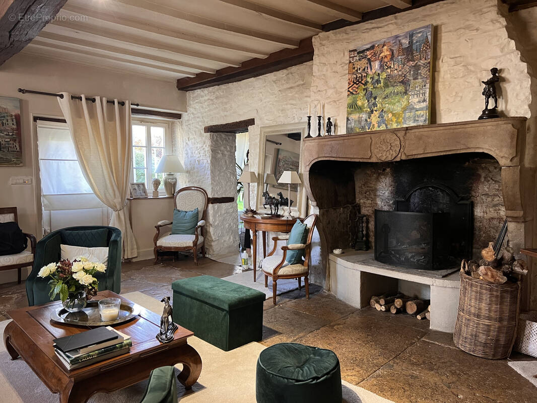 Maison à FLEUREY-SUR-OUCHE