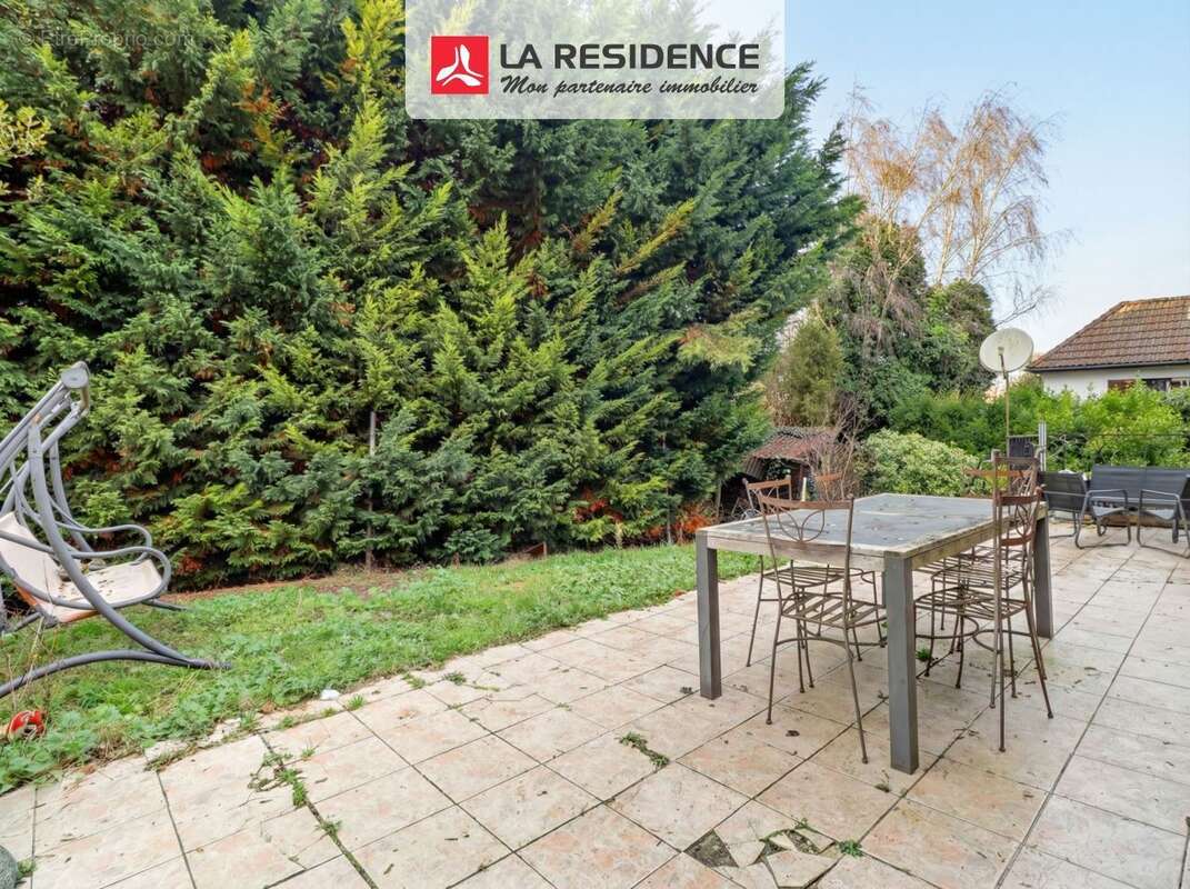 Appartement à MAURECOURT