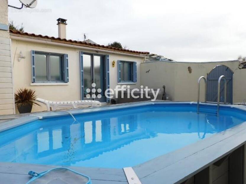 Maison à LES MATHES