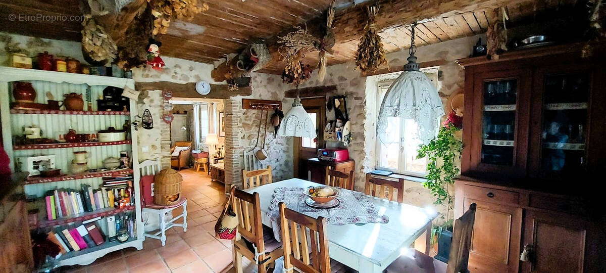 Maison à VILLECROZE