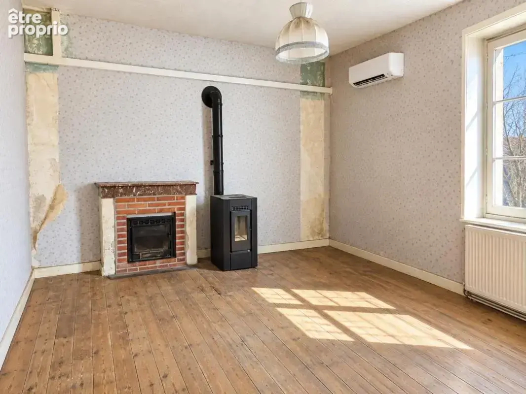 Maison de ville avec 2 appartements, grenier aménageable et petit extérieur – Aubusson (23200) - photo 5