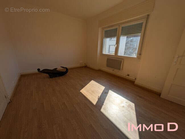 Appartement 60 m² à Charmes  - photo 7