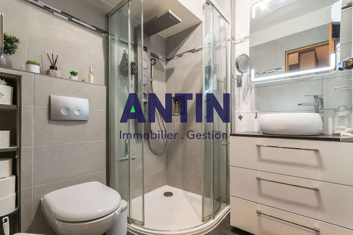 Appartement à LA GARENNE-COLOMBES