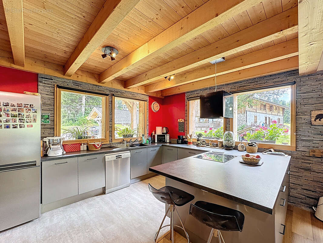 Les Gets - Chalet de 202 m2 - Environnement préservé et lumineux - photo 6