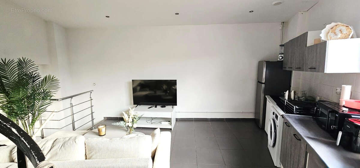 Appartement à EZANVILLE